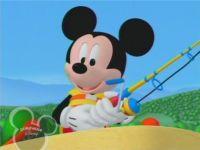 Mickey va à la pêche