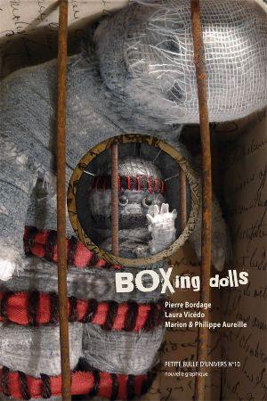 BOXing dolls.