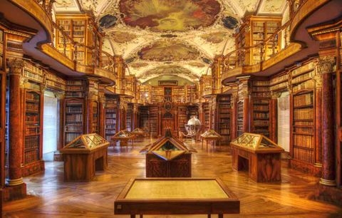 La Bibliothèque de Sparkus: Si je devais avoir une bibliothèque privée on y trouverait...